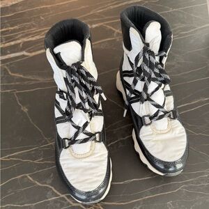 Sorel Winter boots Black and White, size 9